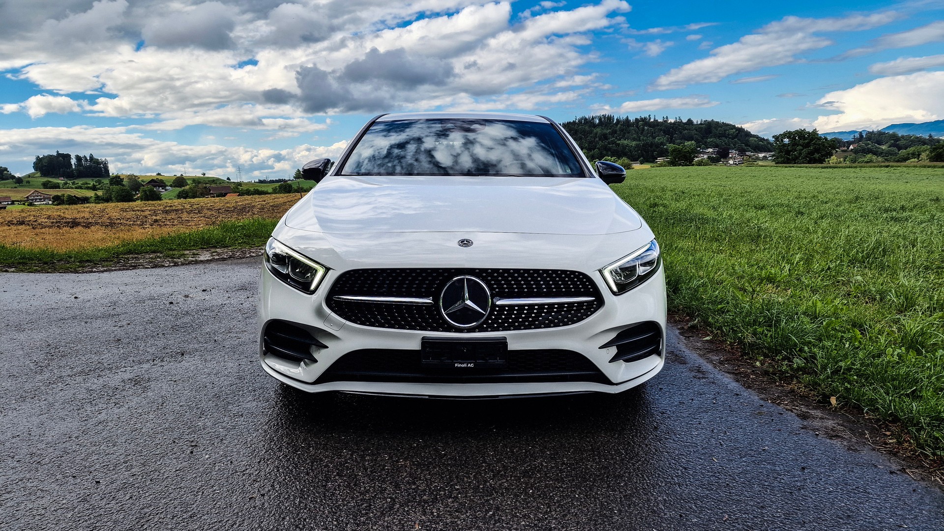 MERCEDES-BENZ A 180 d AMG Line-image-6