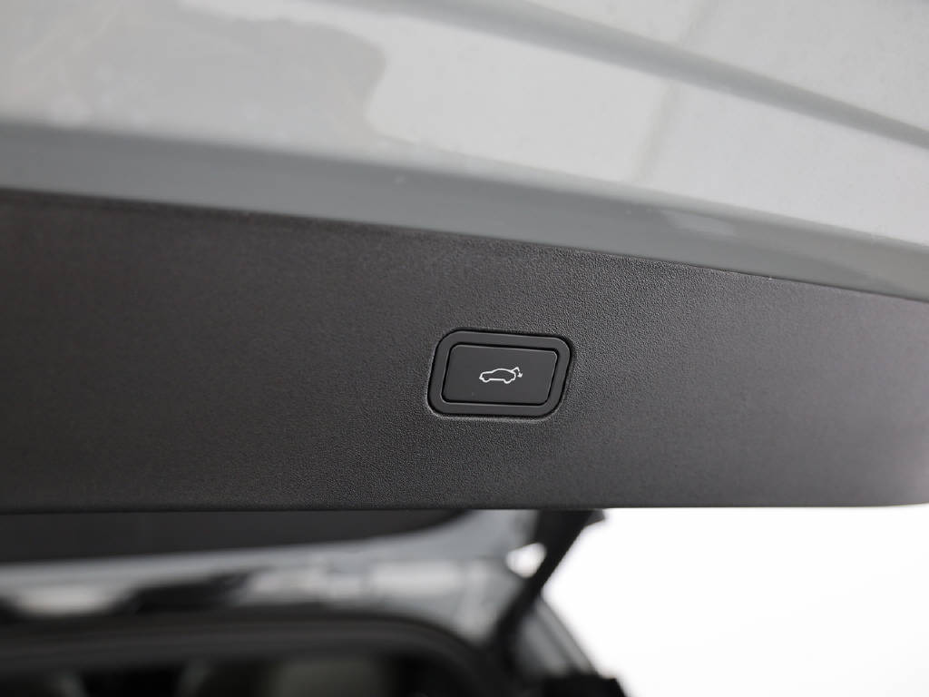 VOLVO EX 30 Cross Country P8 Ultra AWD-image-17