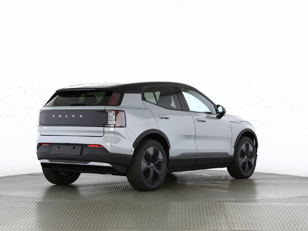 VOLVO EX 30 Cross Country P8 Ultra AWD-image-6