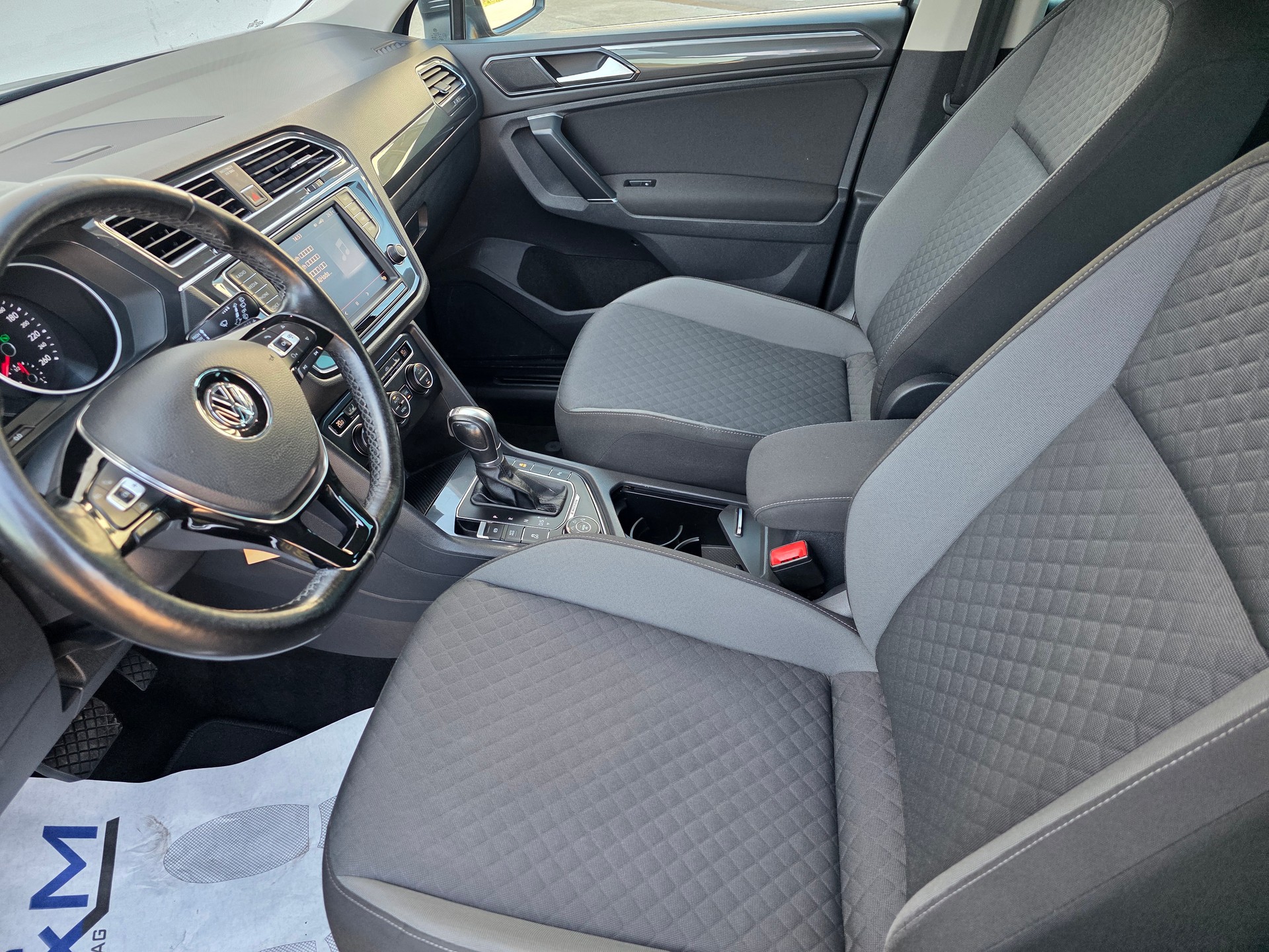 VW Tiguan 2.0 TDI SCR Comfortline 4Motion DSG-image-14