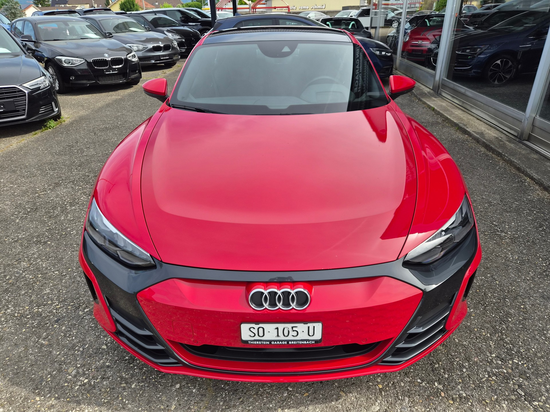 AUDI e-tron GT quattro-showroom-element-2