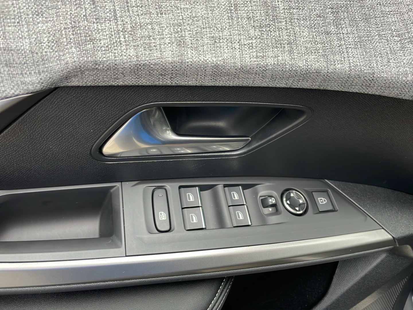 PEUGEOT 5008 145 e-DCS6 GT-image-14