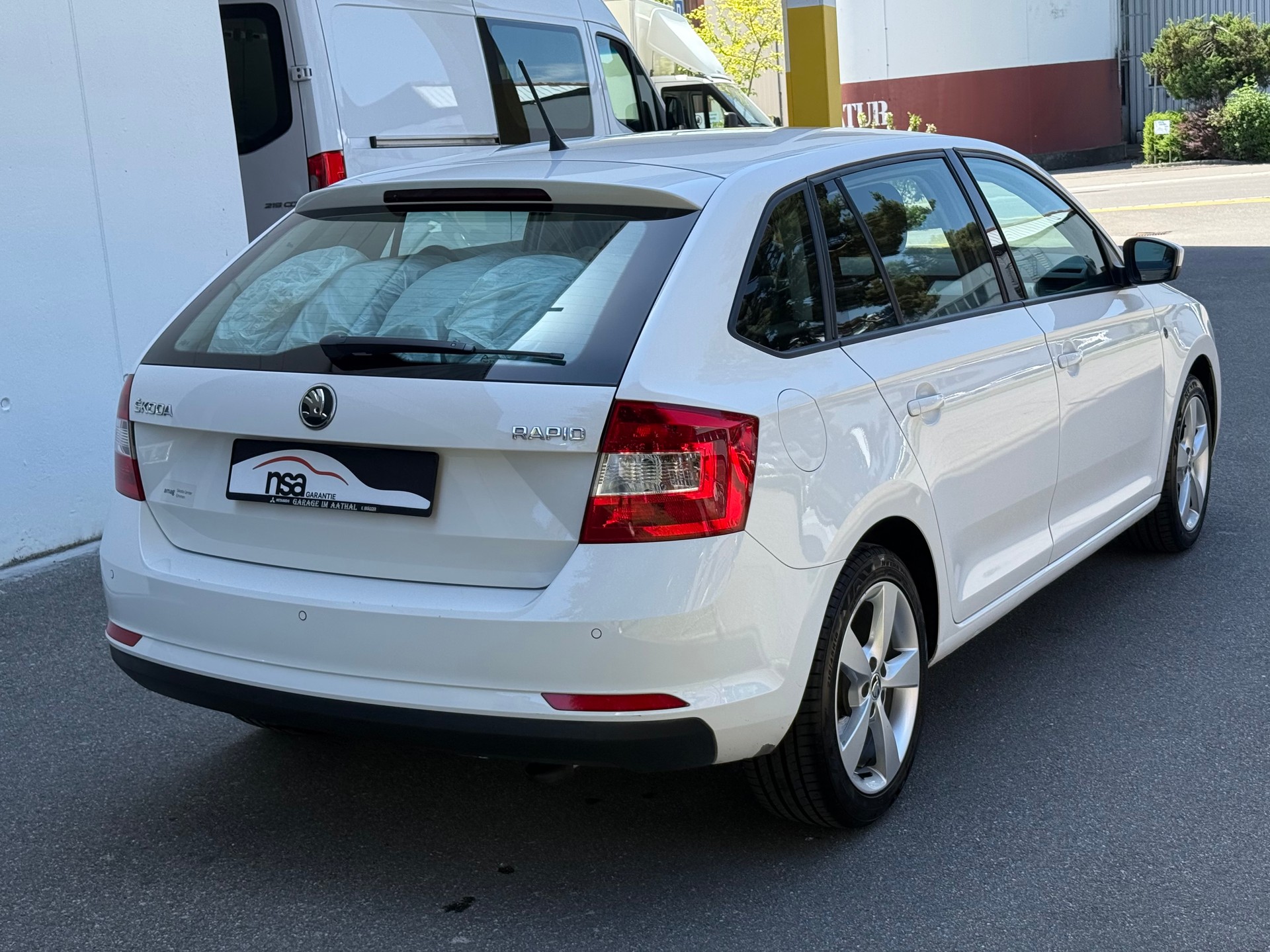 SKODA Rapid Spaceback 1.2 TSI Ambition-image-5