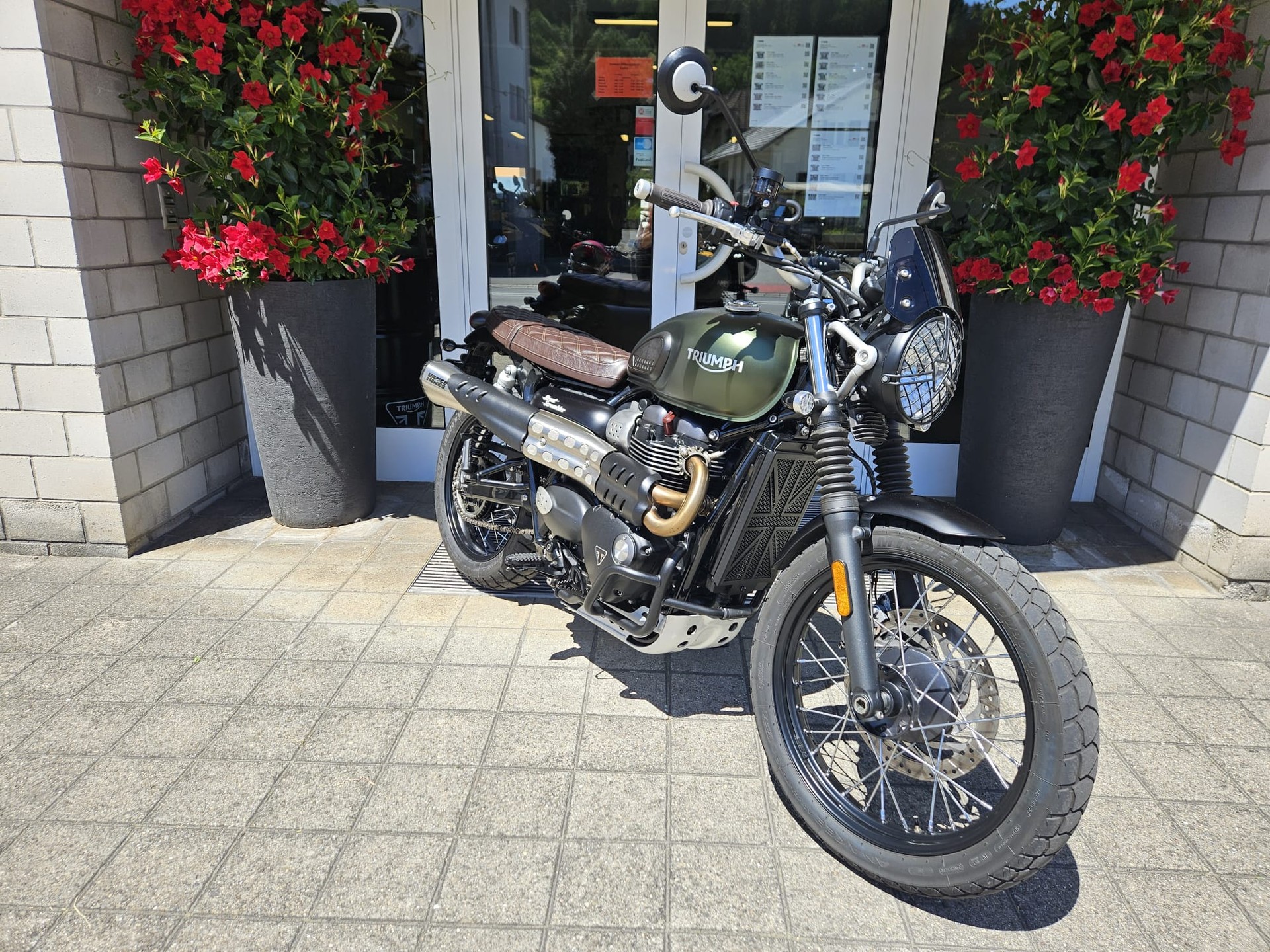 TRIUMPH Street Scrambler 900-showroom-element-2