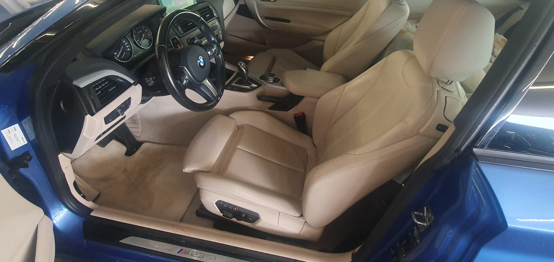 BMW M235i Steptronic-image-12