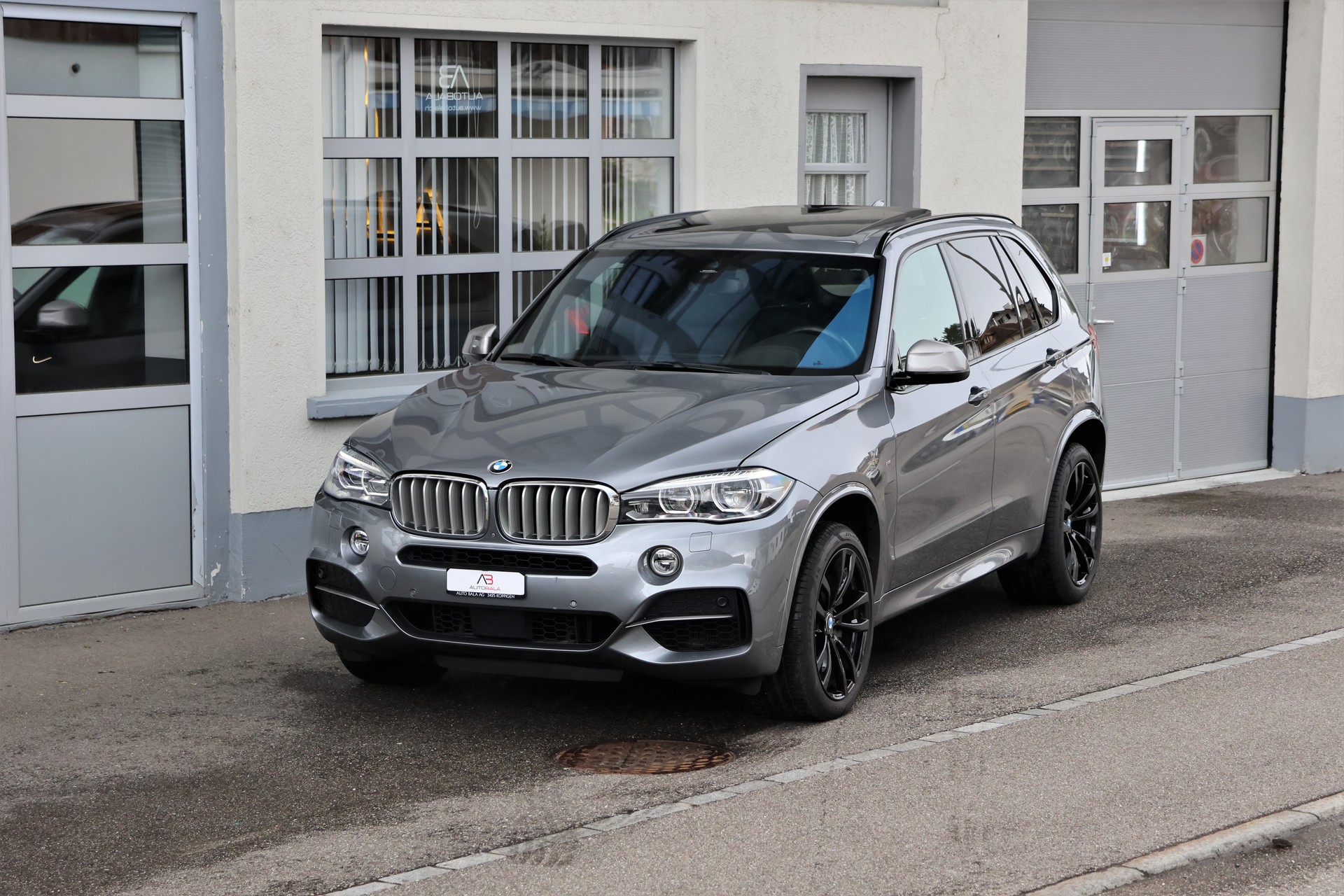 BMW X5 xDrive M50d Steptronic (CH) 7 Plätzer + 3.5T AHK-image-0