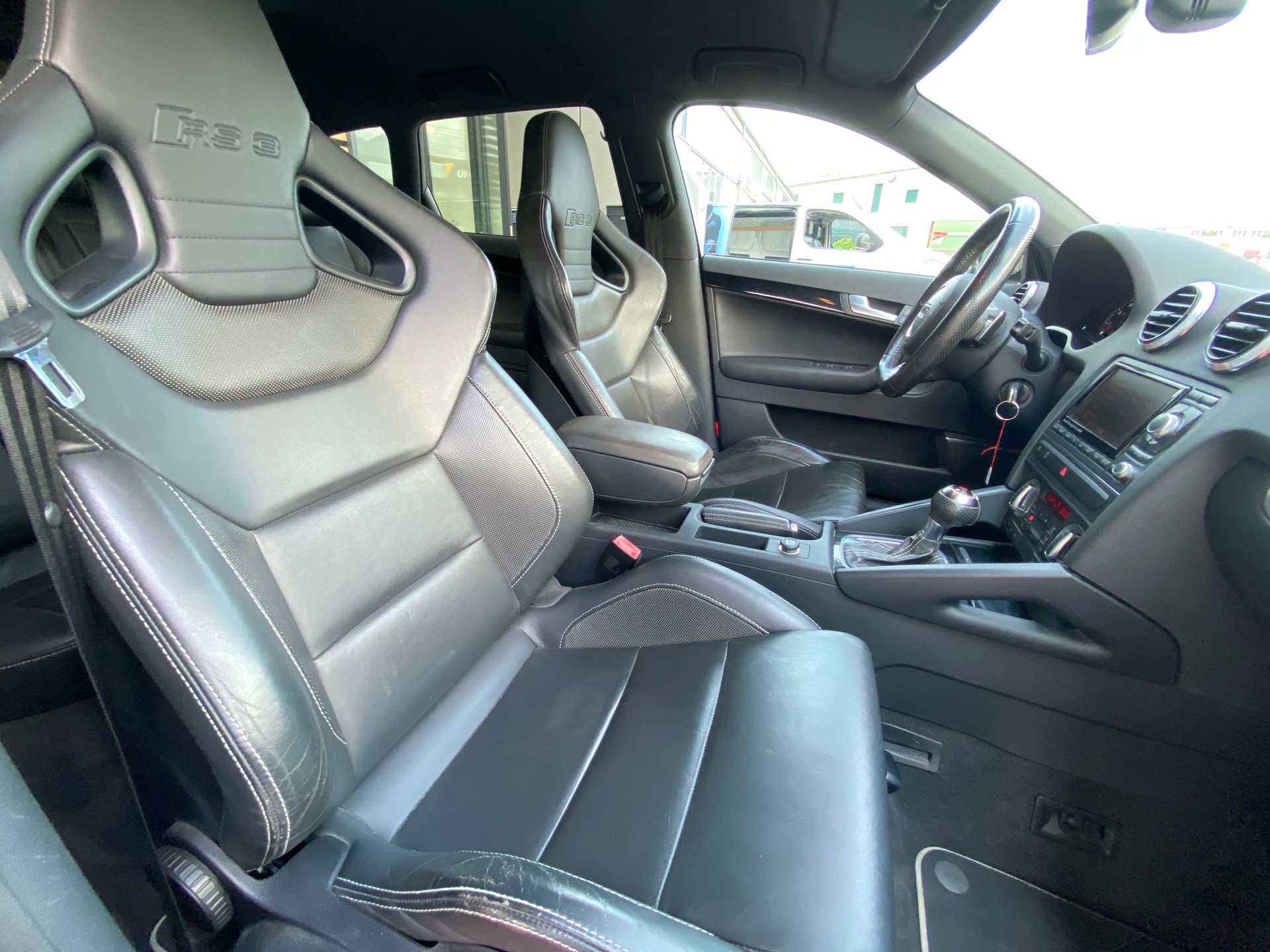 AUDI RS3 Sportback 2.5 TFSI quattro S-tronic-image-5