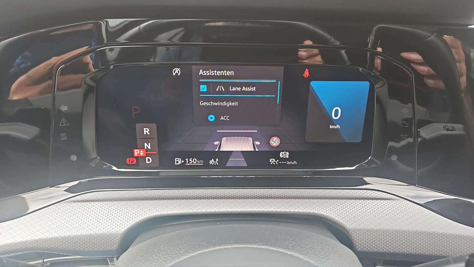 VW Golf 2.0 TDI Active DSG mit AHK & Panoramdach + Werksgarantie-image-16