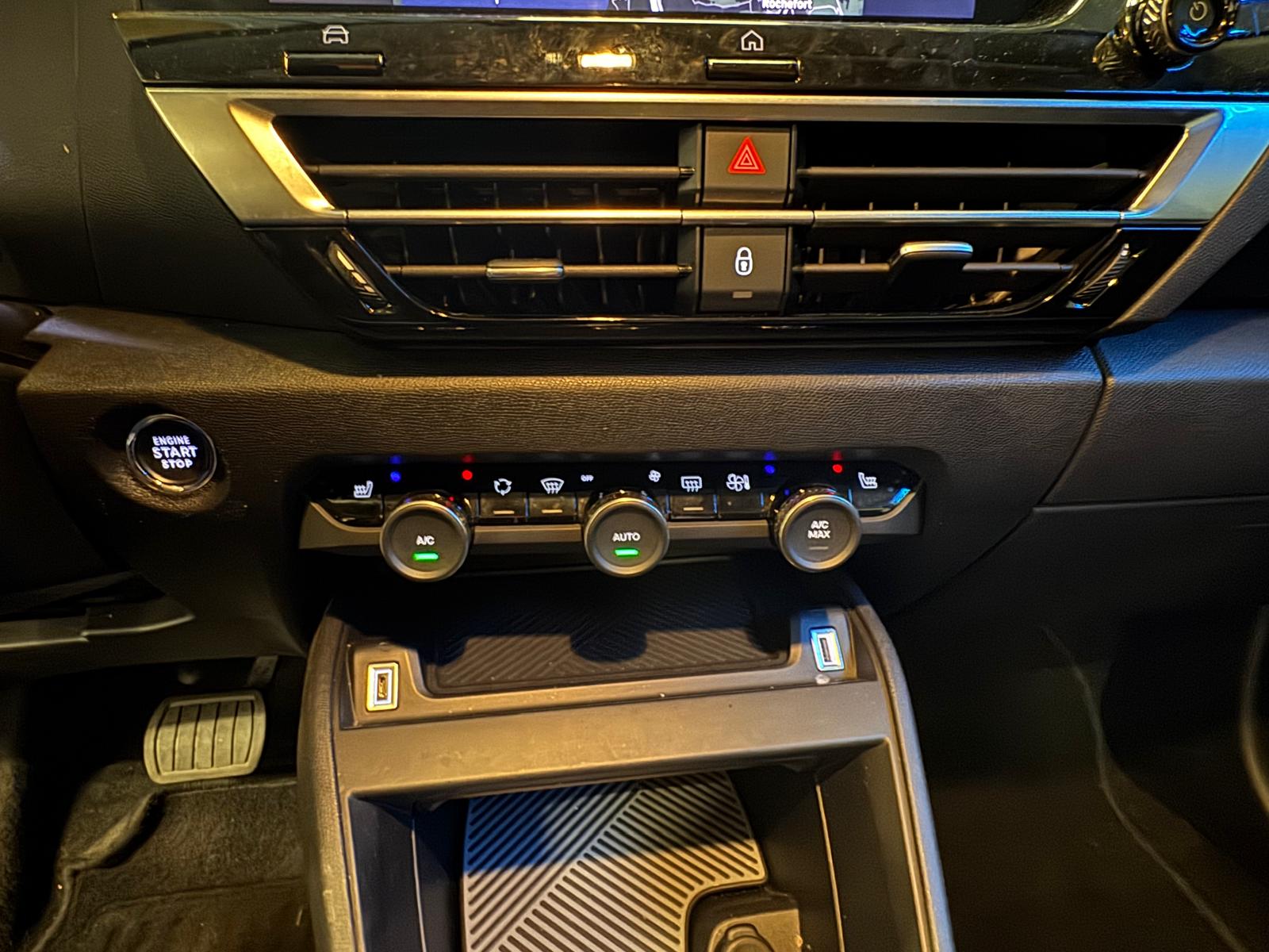 CITROEN C4 1.2 Pure Tech Swiss Edition EAT8-image-22