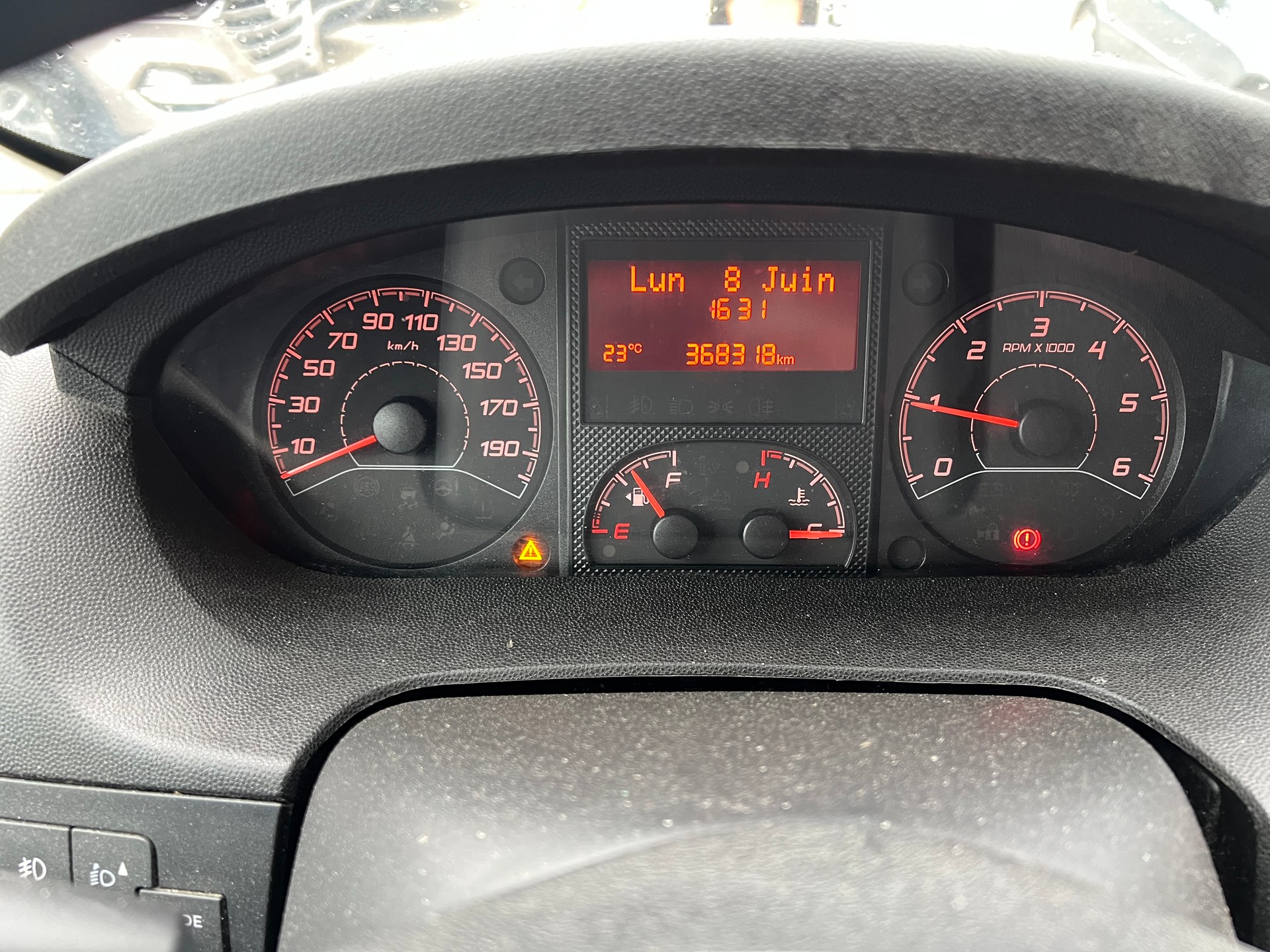PEUGEOT Boxer 2.0 HDI 335 Active L2H2-image-7