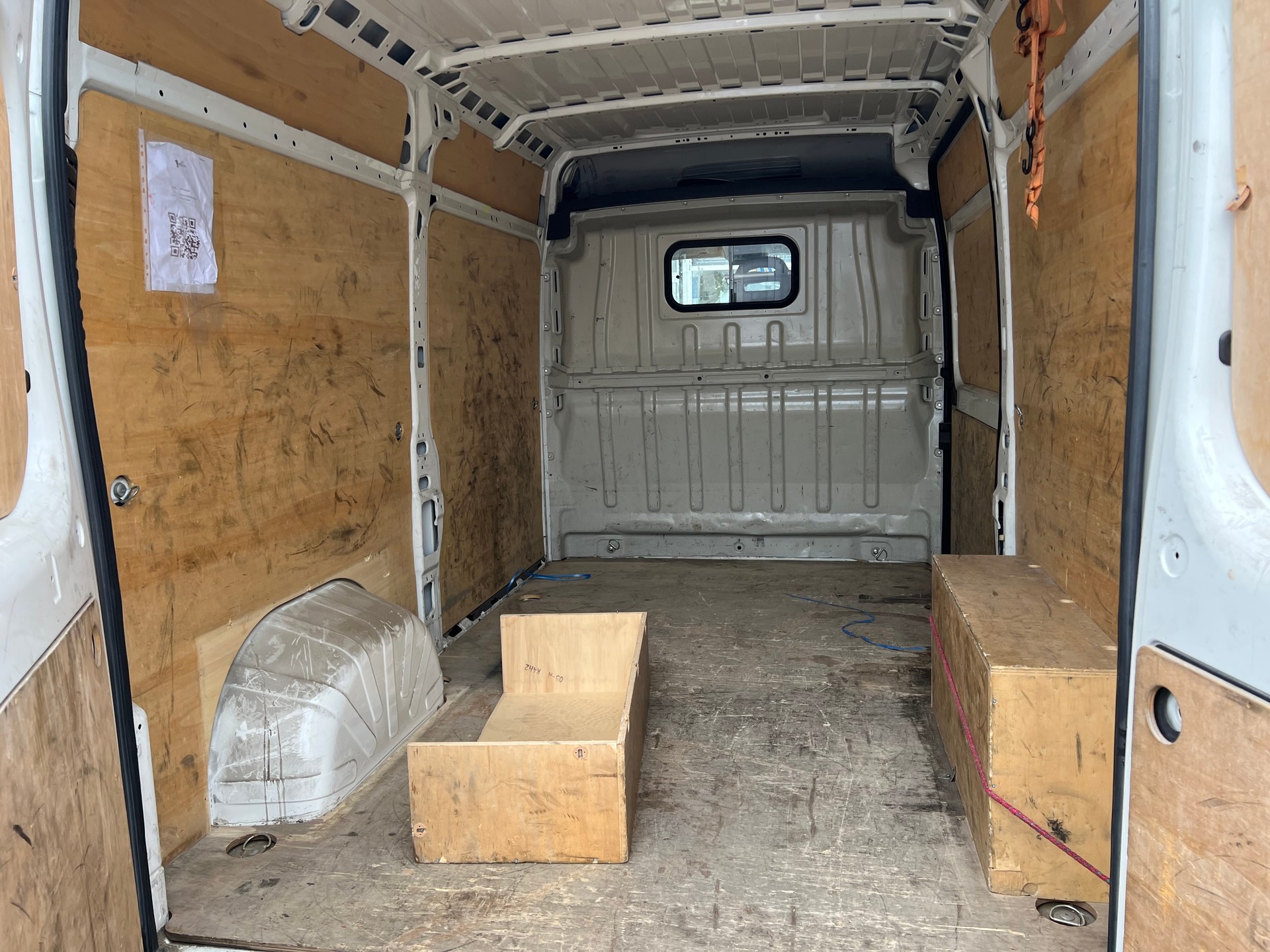 PEUGEOT Boxer 2.0 HDI 335 Active L2H2-image-9