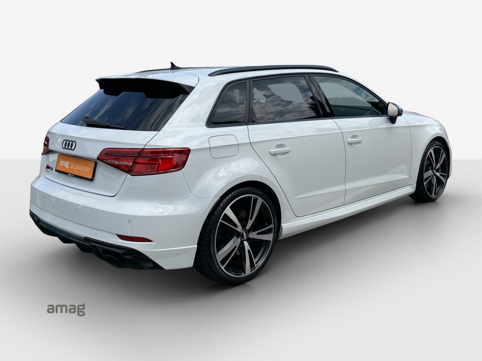AUDI RS3 Sportback 2.5 TSI quattro S-tronic-image-4