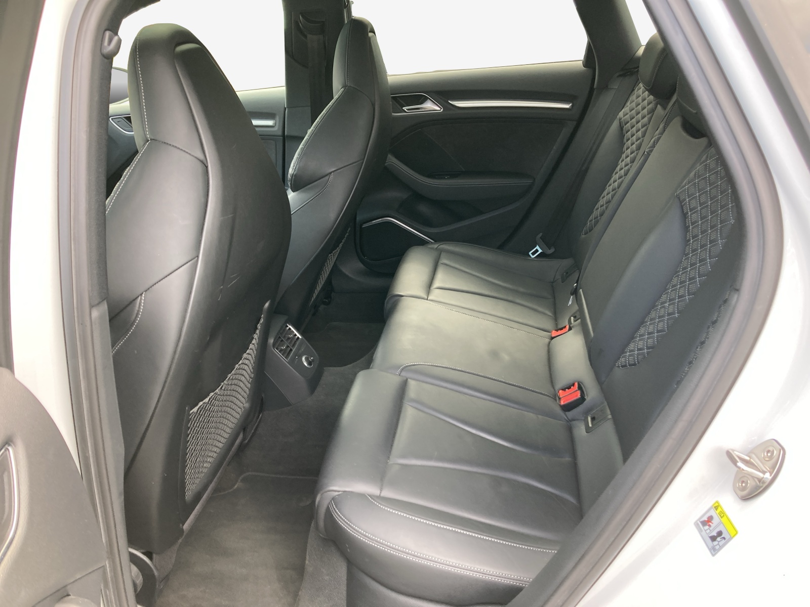 AUDI RS3 Sportback 2.5 TSI quattro S-tronic-image-11