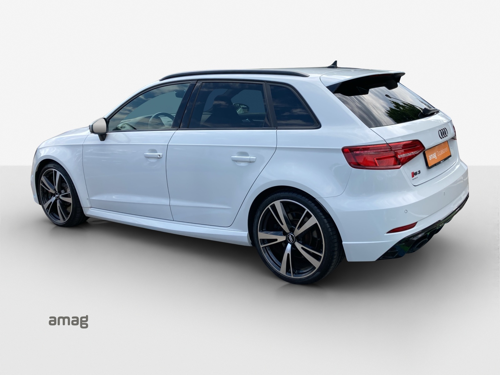 AUDI RS3 Sportback 2.5 TSI quattro S-tronic-image-2