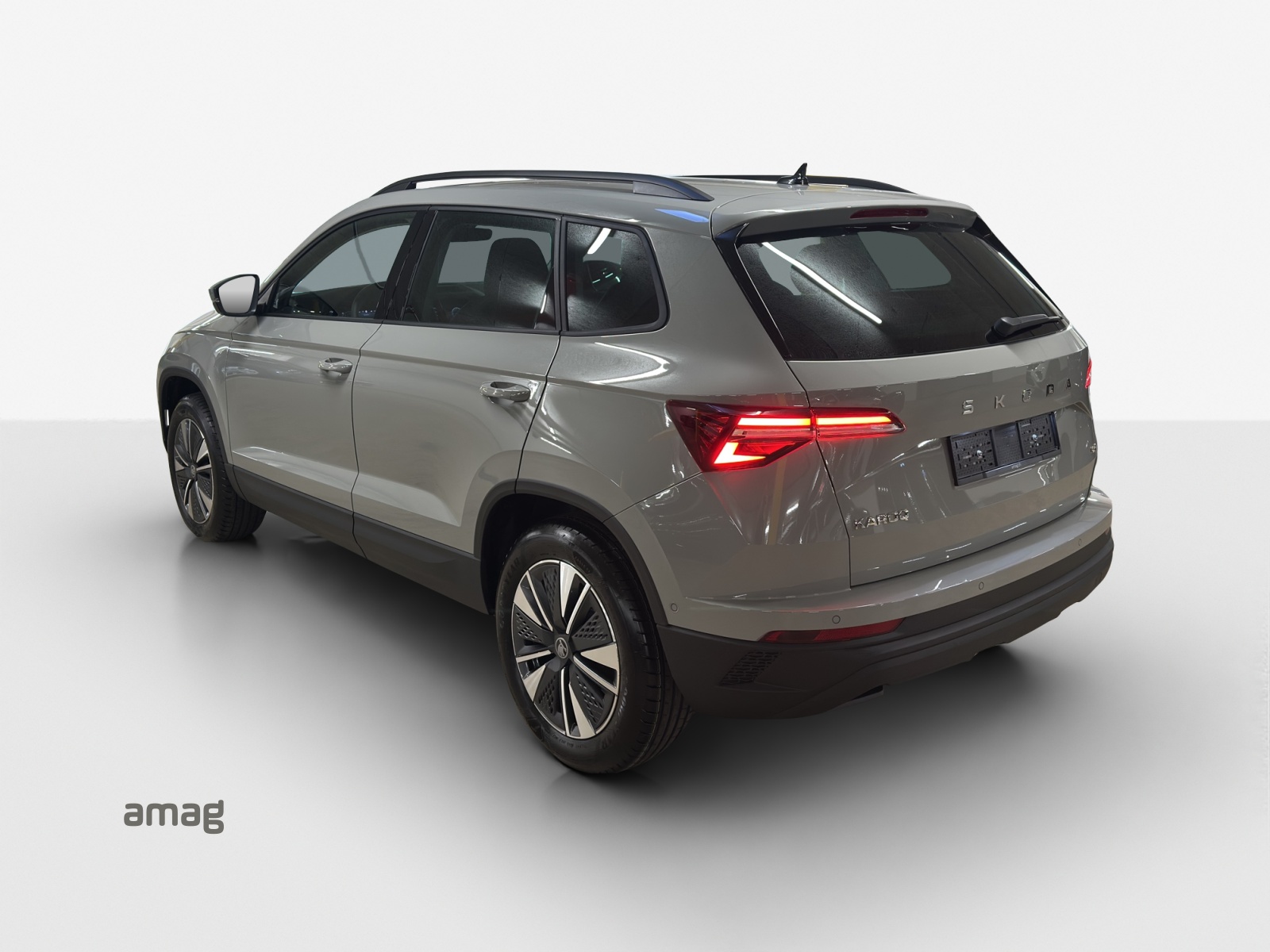 SKODA Karoq 2.0 TDI CR Dynamic 4x4 DSG-image-2