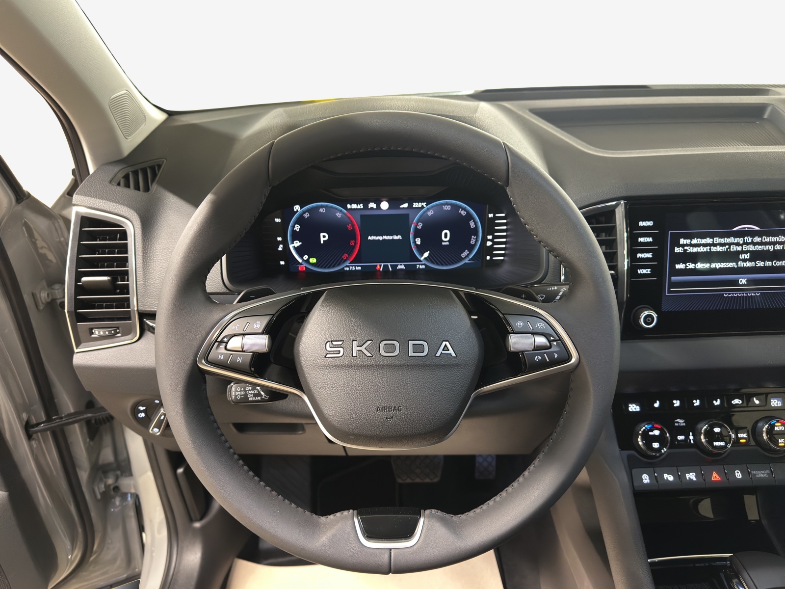 SKODA Karoq 2.0 TDI CR Dynamic 4x4 DSG-image-9