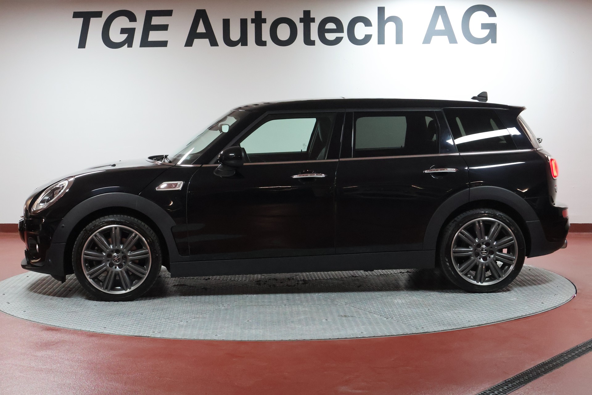 MINI Clubman Cooper SD Steptronic-showroom-element-3