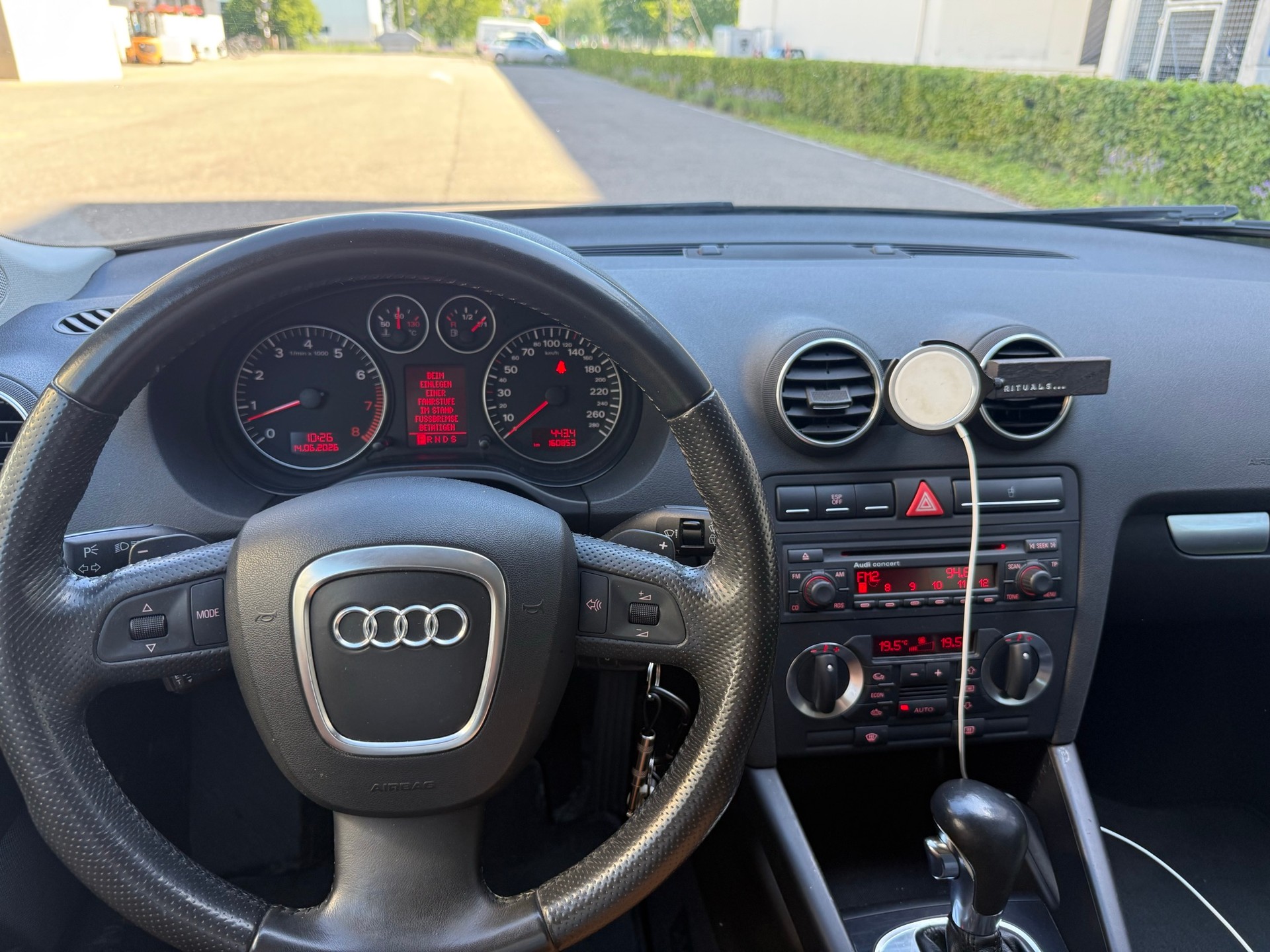 AUDI 3.2 V6 Ambition quat. S-Tr-image-11