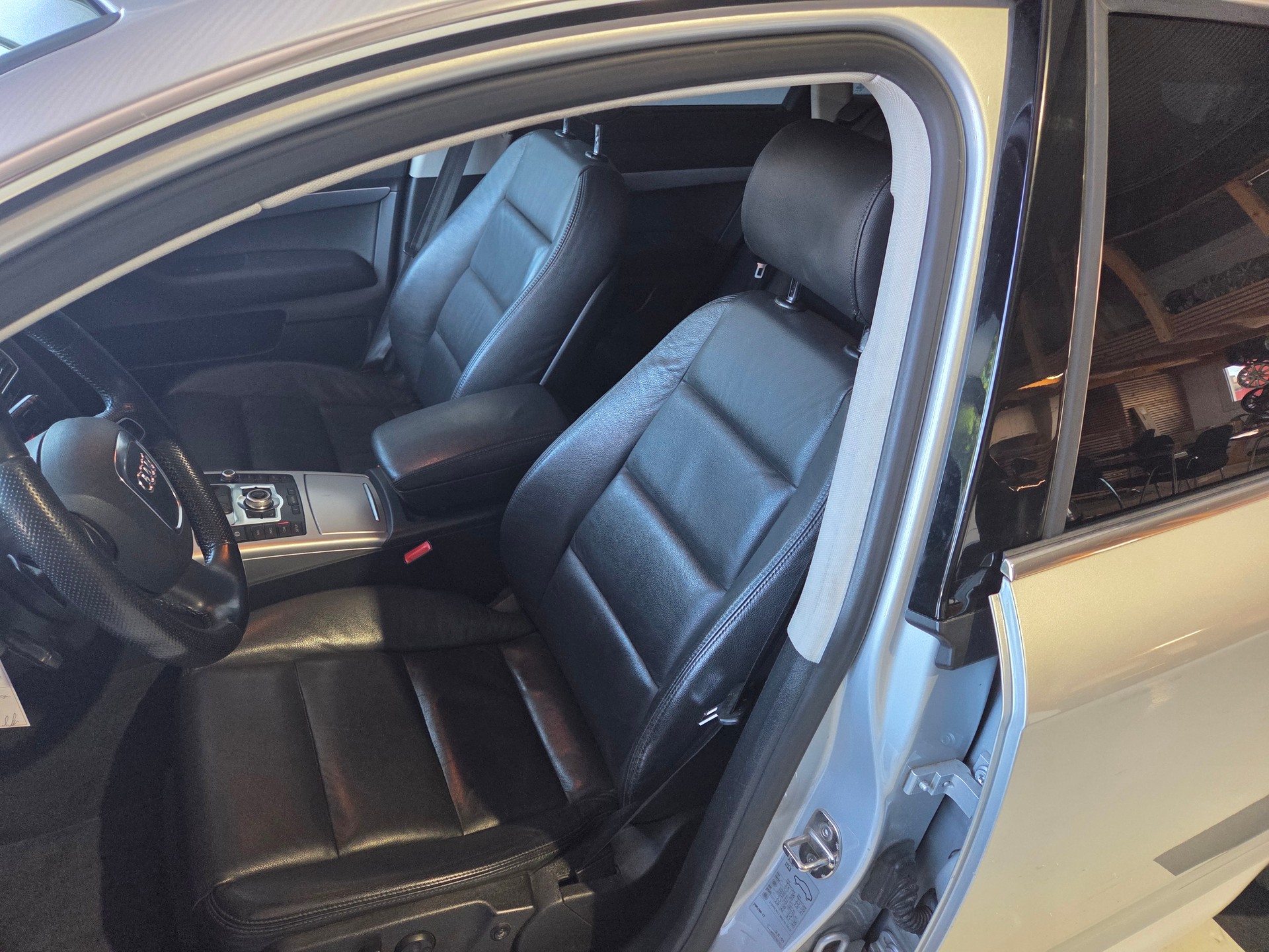 AUDI A6 allroad 3.0 TDI quattro tiptronic-image-4