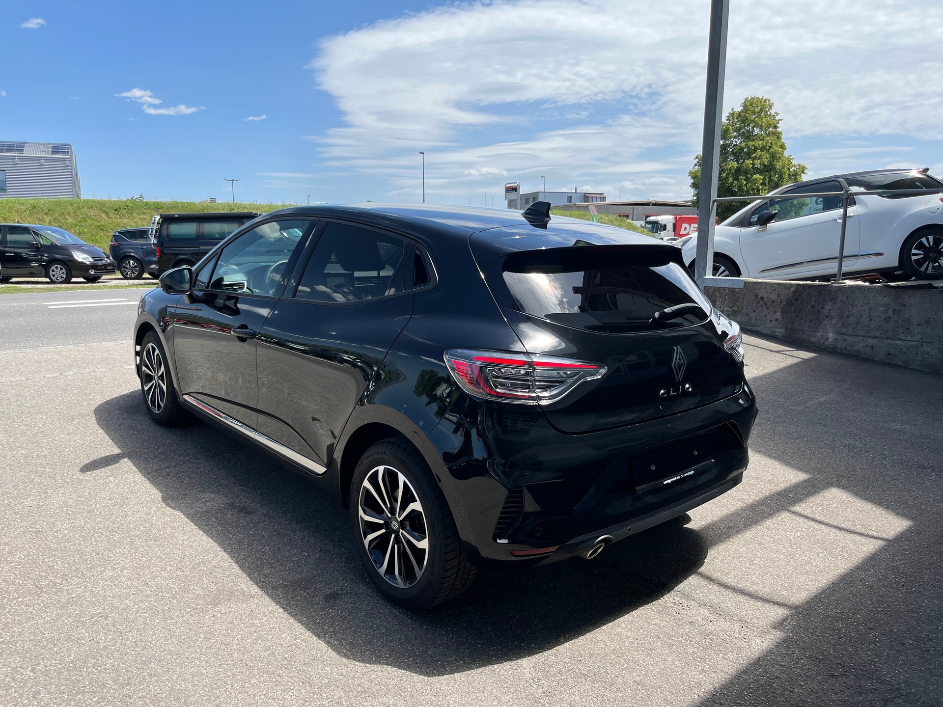 RENAULT Clio 1.0 Techno+++FORTLAUFENDE NEUWAGENGARANTIE BIS 7.2028+++-image-1