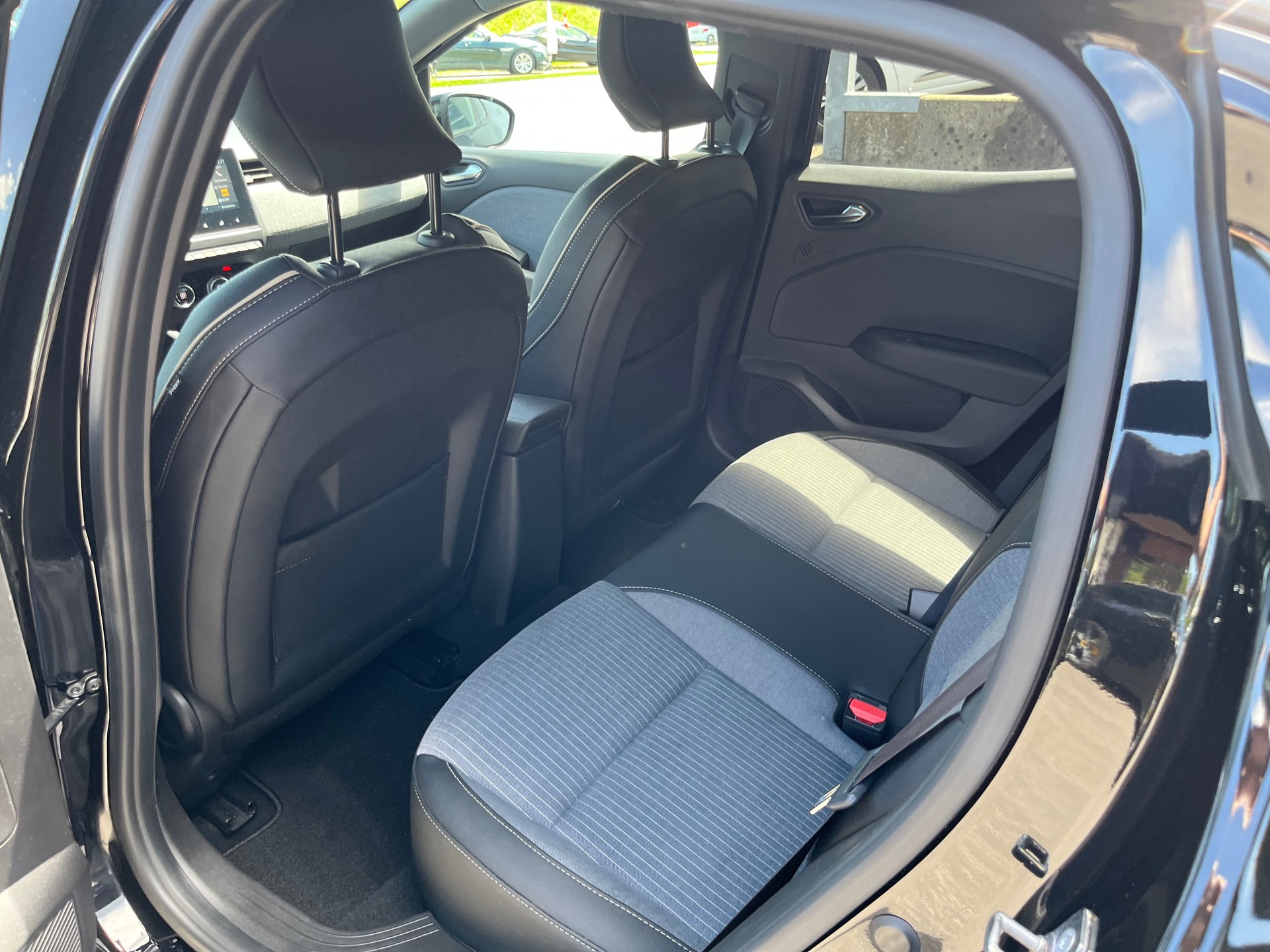 RENAULT Clio 1.0 Techno+++FORTLAUFENDE NEUWAGENGARANTIE BIS 7.2028+++-image-10