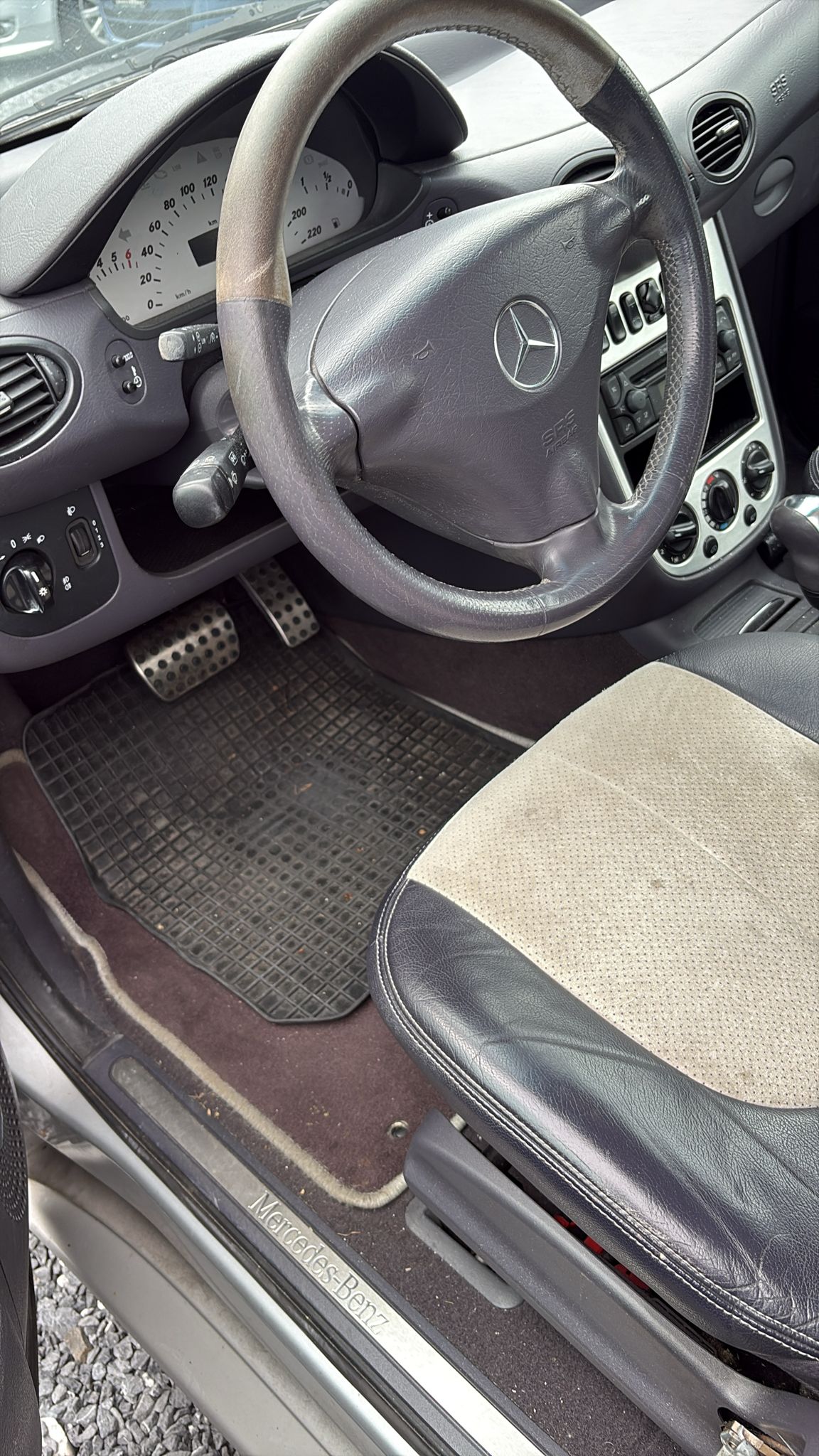 MERCEDES-BENZ A 210 Evolution-image-10