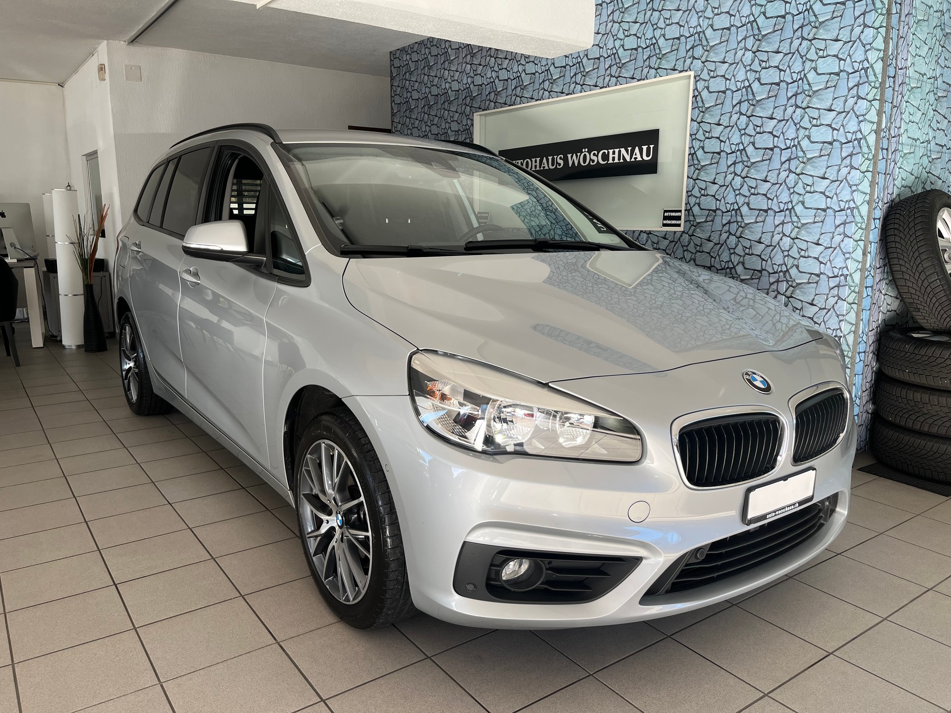BMW 218d Gran Tourer Steptronic-image-0