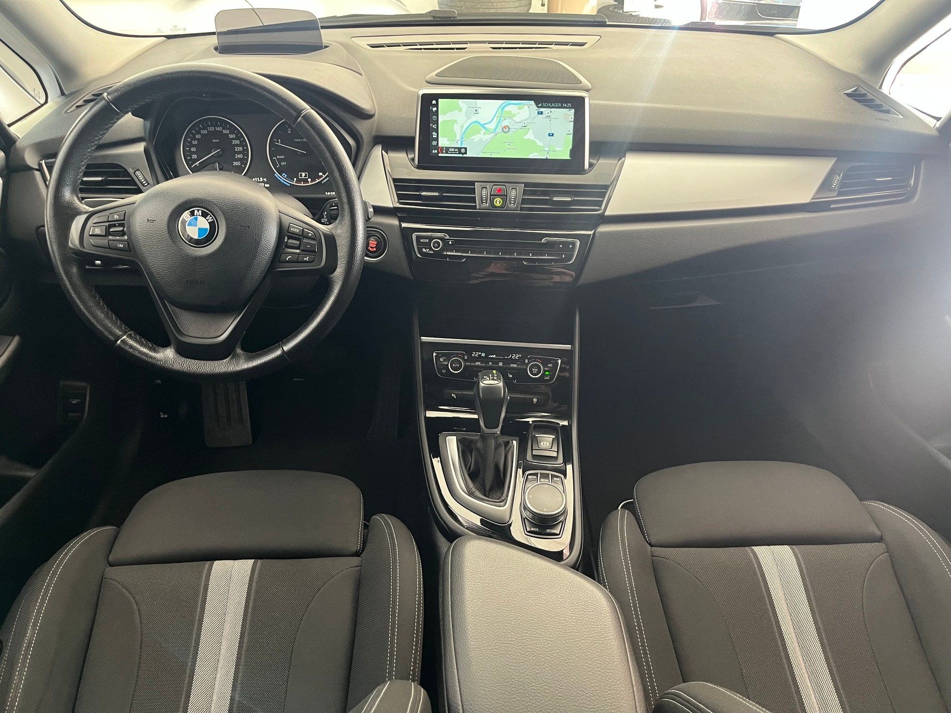 BMW 218d Gran Tourer Steptronic-image-9