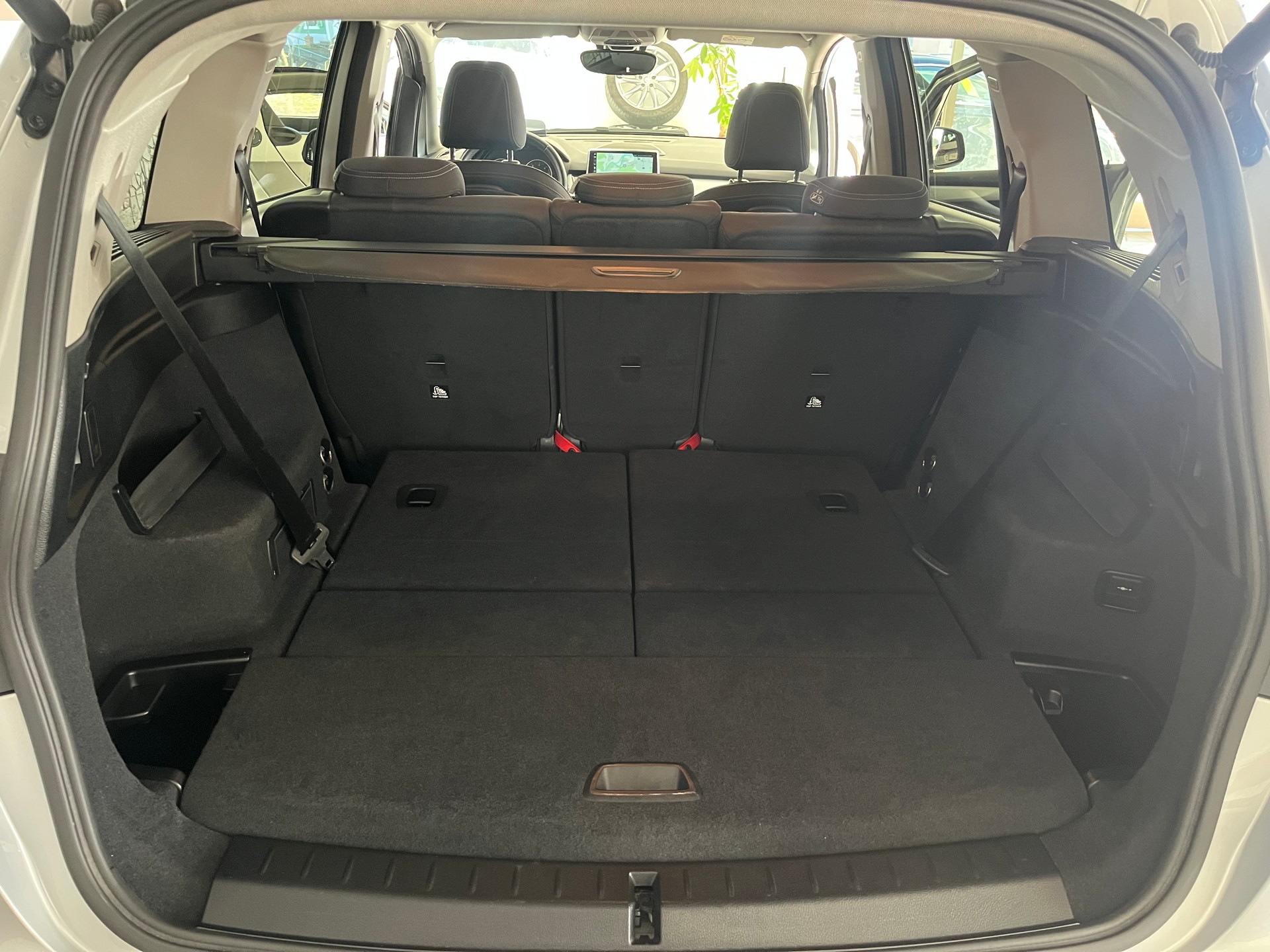 BMW 218d Gran Tourer Steptronic-image-14