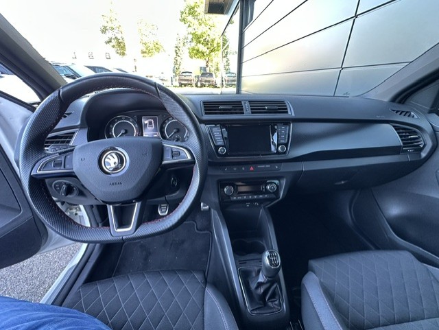 SKODA Fabia 1.0 TSI Monte Carlo-image-3