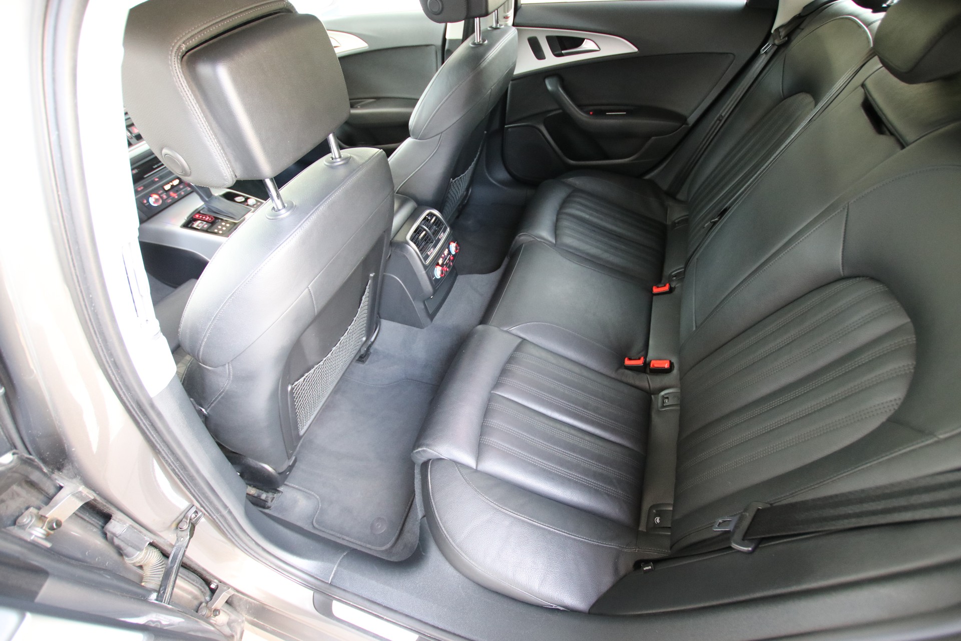 AUDI A6 Avant 3.0 TFSI V6 quattro S-tronic-image-13