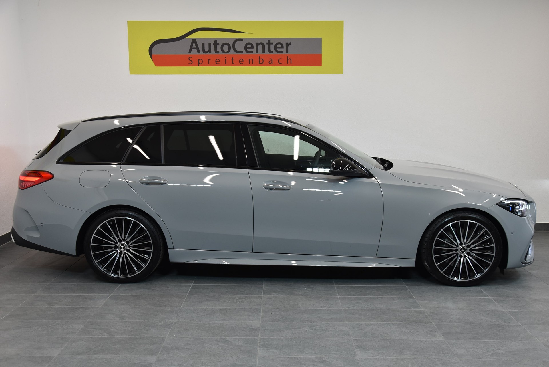 MERCEDES-BENZ C 220 d AMG Line 4Matic T 9G-TRONIC-image-11