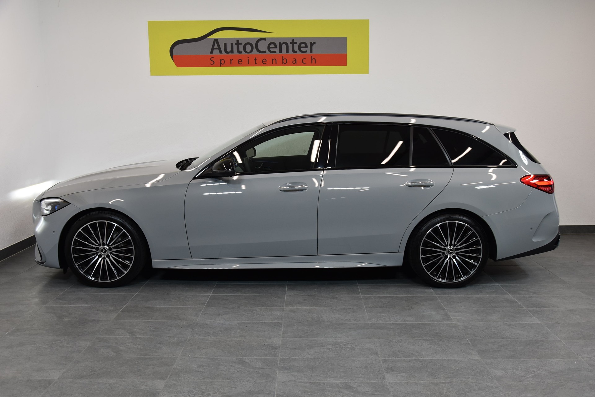 MERCEDES-BENZ C 220 d AMG Line 4Matic T 9G-TRONIC-image-9