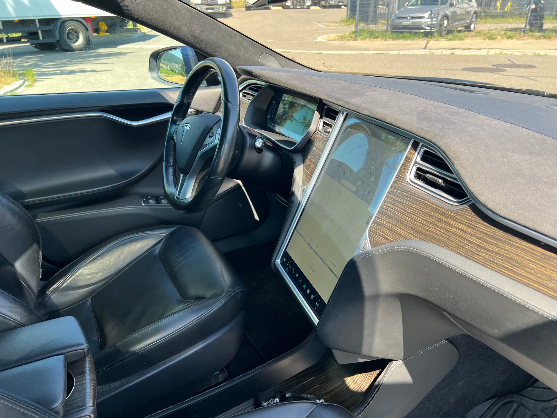TESLA Model S 85 D Performance ***AWD***-image-16