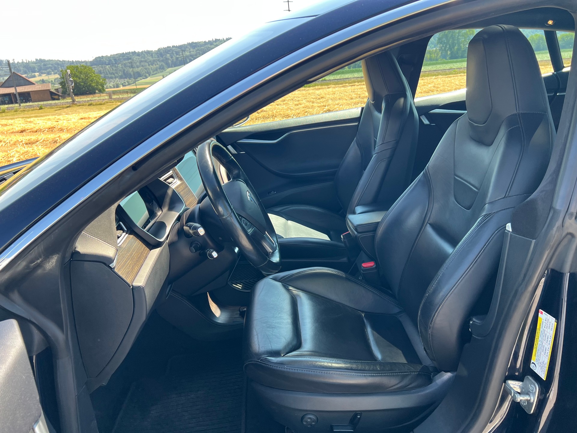 TESLA Model S 85 D Performance ***AWD***-image-22