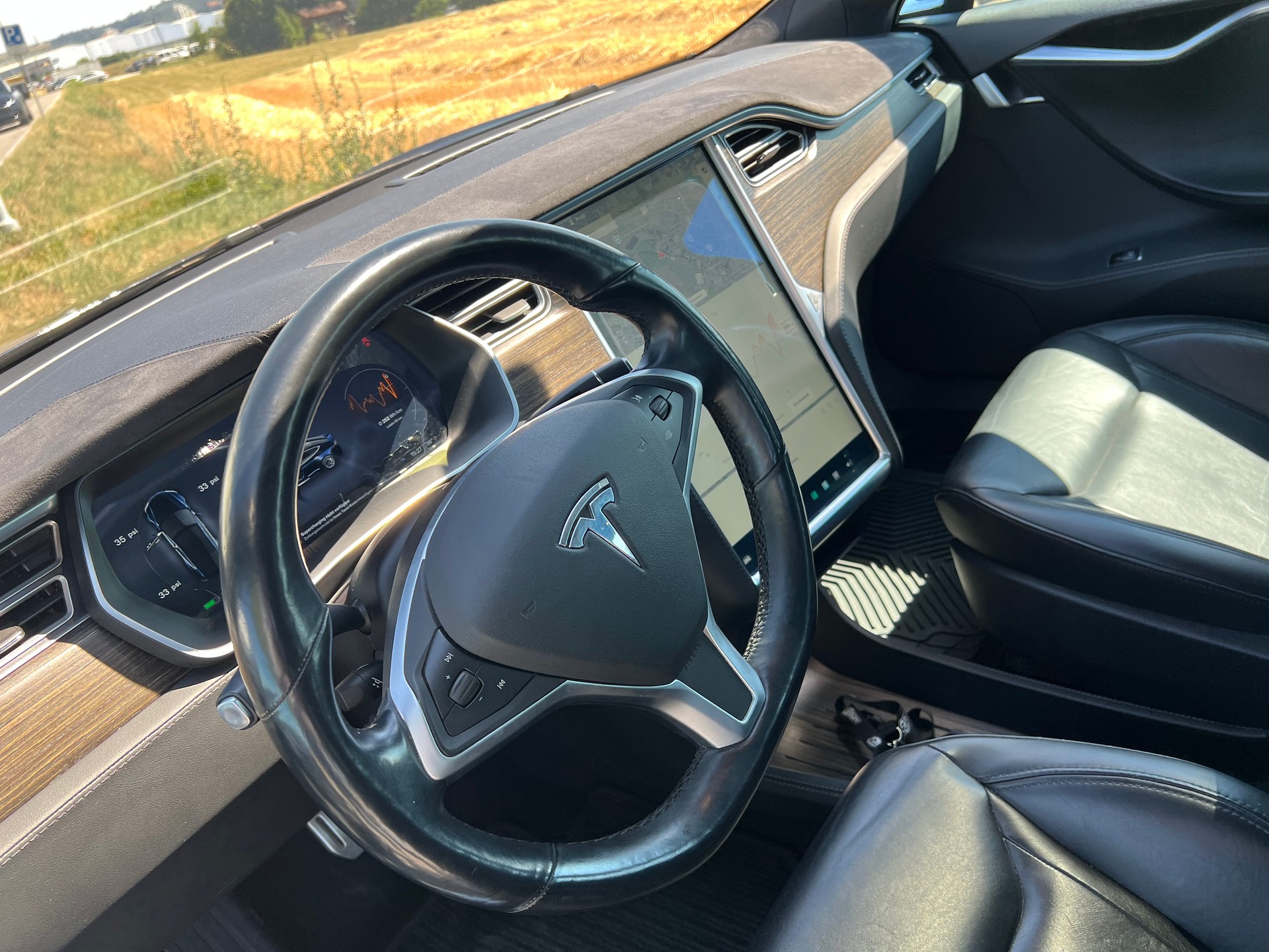 TESLA Model S 85 D Performance ***AWD***-image-13
