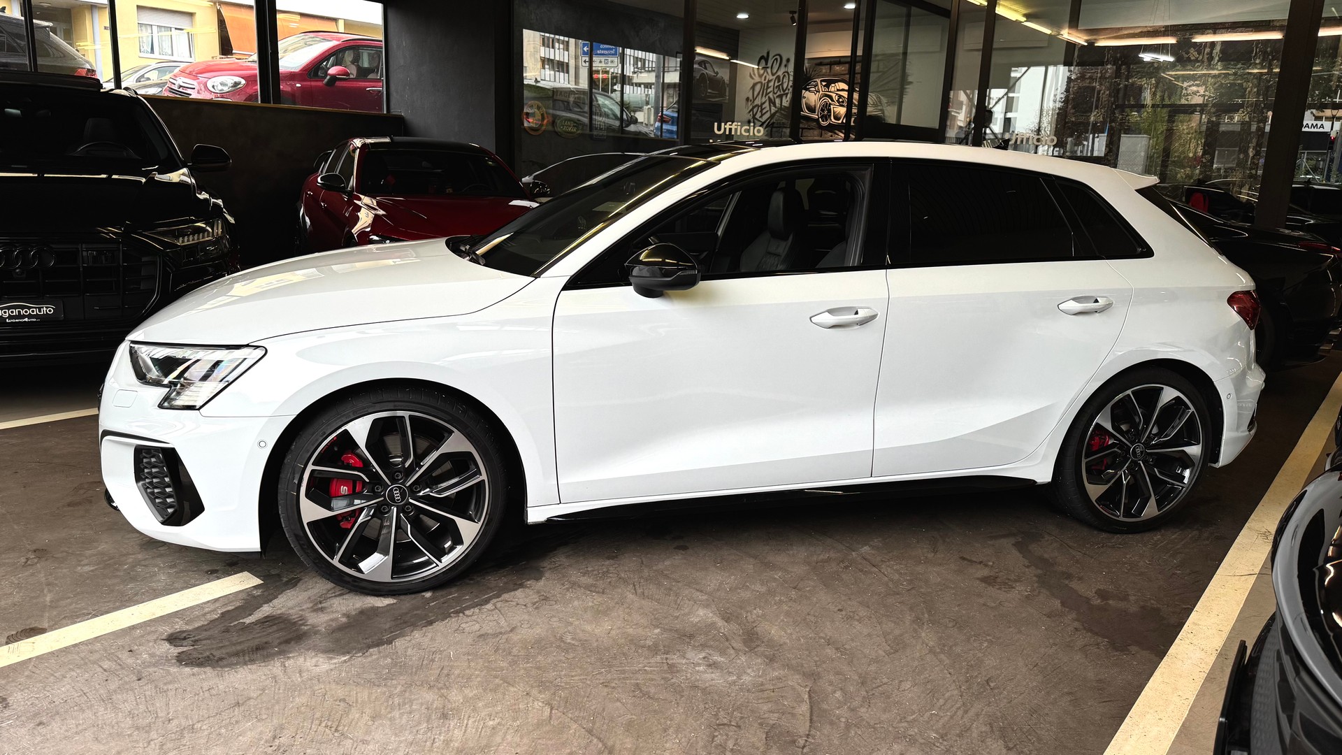 AUDI S3 Sportback 2.0 TFSI quattro S-tronic-image-2