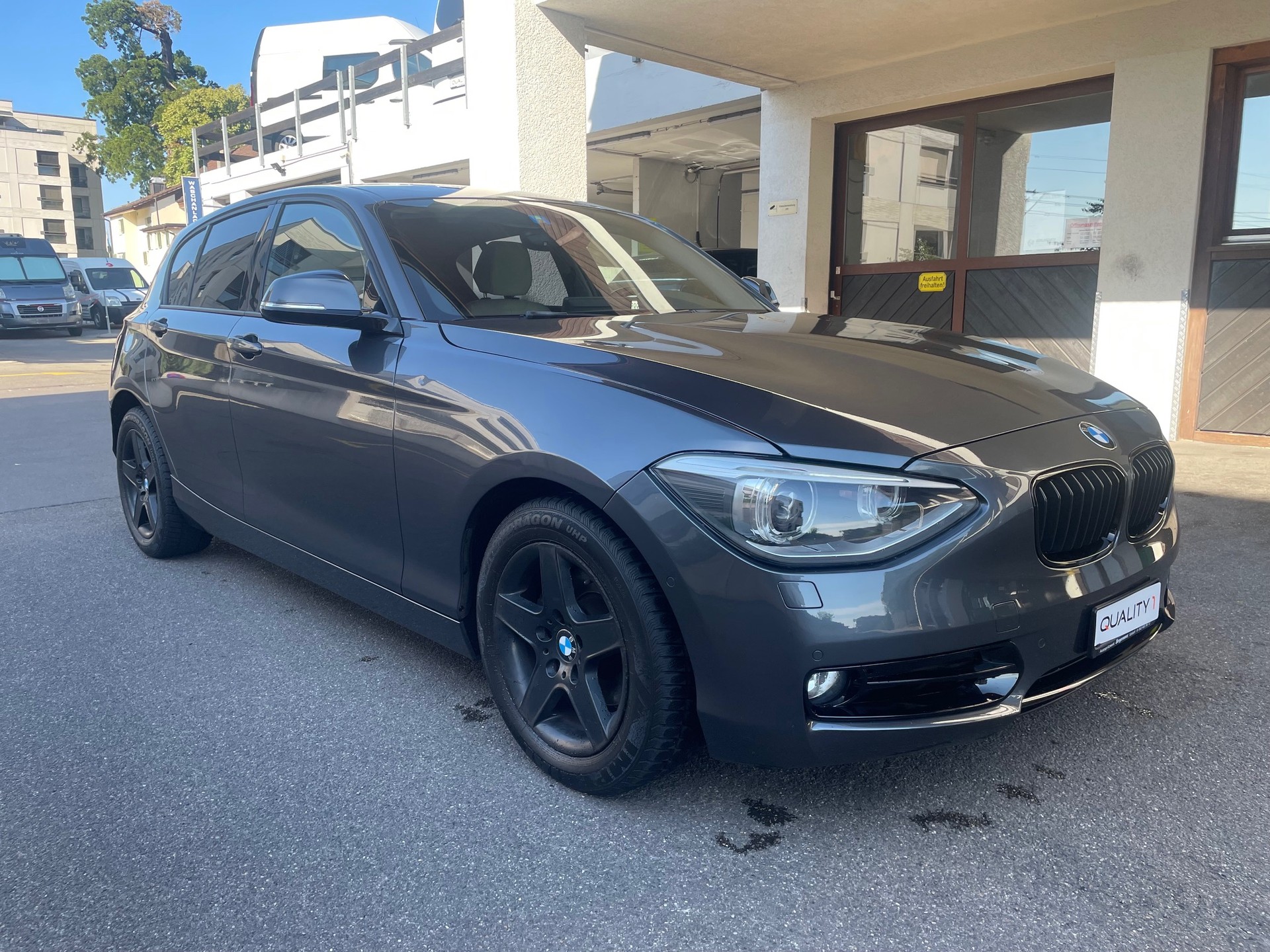 BMW 118i Urban Line Steptronic, 170 PS, 8 St.-Aut., *Klima-Aut., Leder, Sitzh., DAB+ Navigation, PDC v.+h., Rückfahrkamera, usw.-image-0