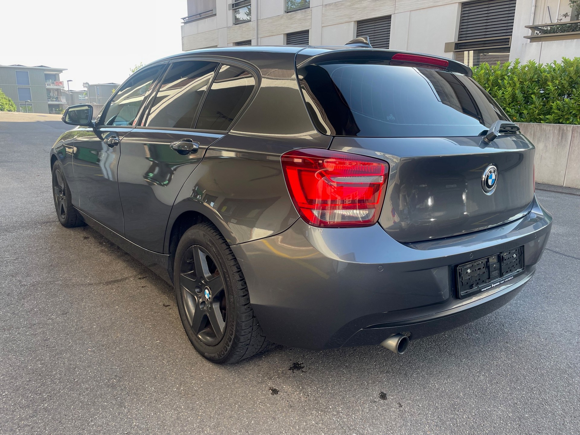 BMW 118i Urban Line Steptronic, 170 PS, 8 St.-Aut., *Klima-Aut., Leder, Sitzh., DAB+ Navigation, PDC v.+h., Rückfahrkamera, usw.-image-4