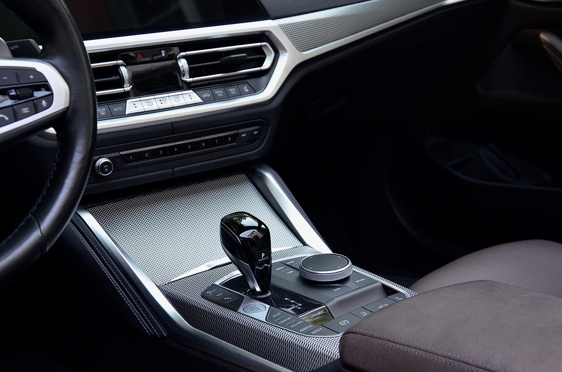 BMW M440i xDrive 48V Cabriolet Steptronic-image-18
