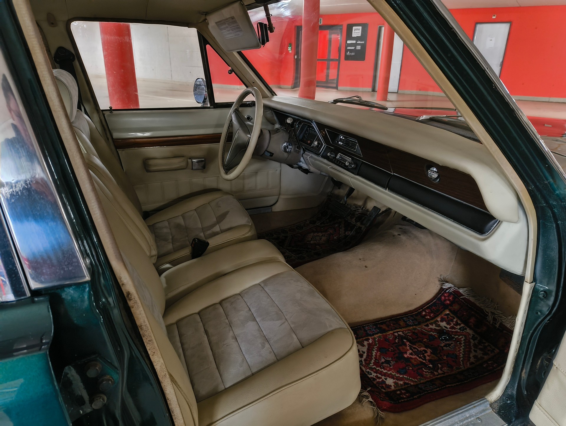 PLYMOUTH VALIANT-image-3