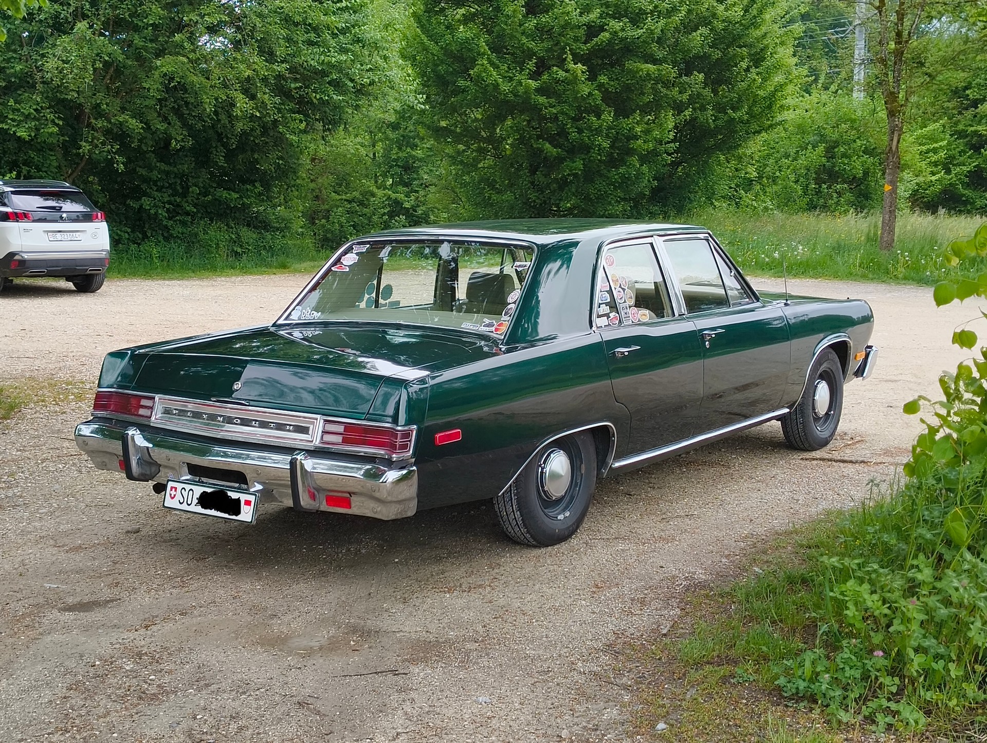 PLYMOUTH VALIANT-image-1