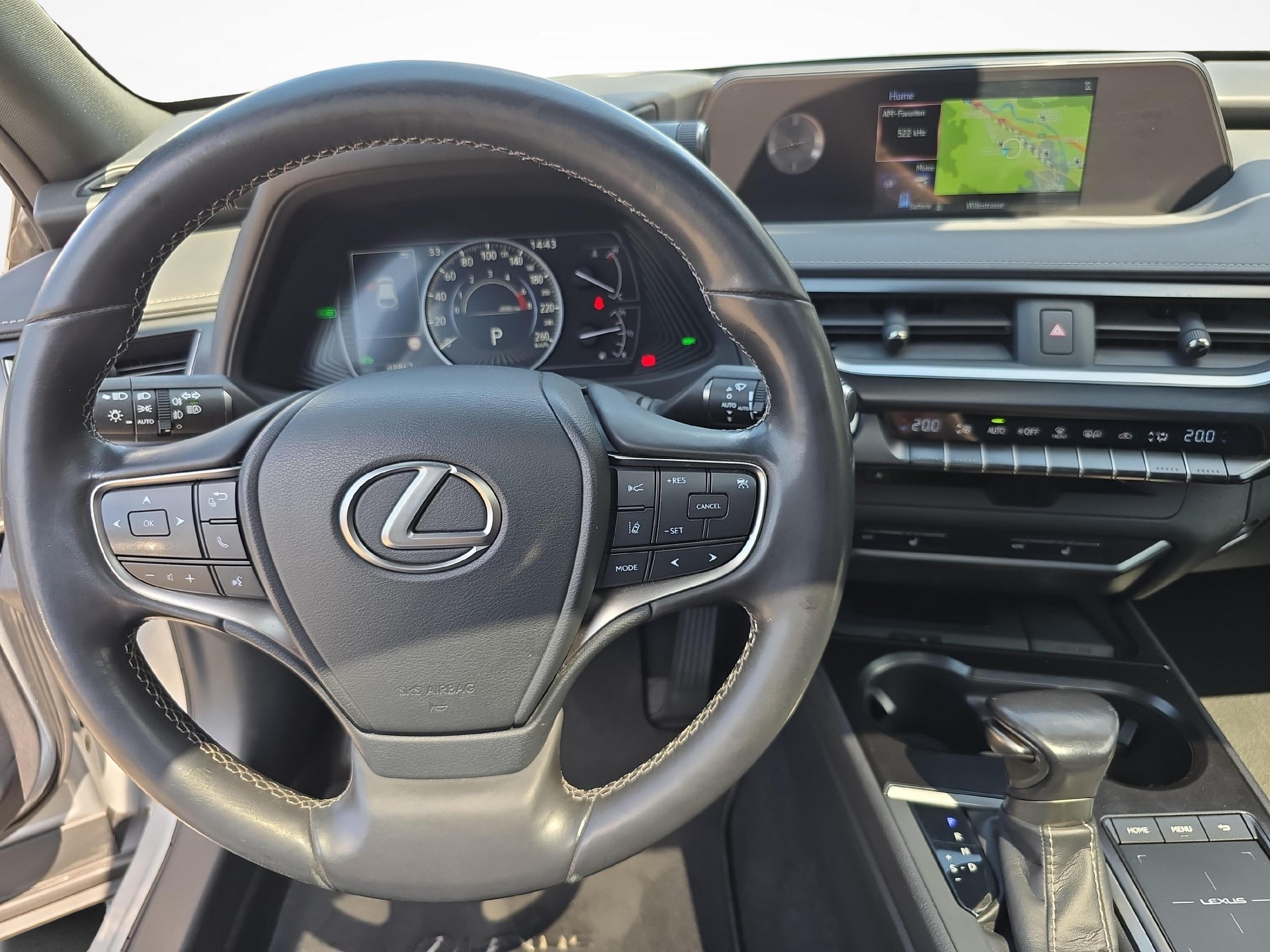 LEXUS UX 250h Comfort / ab 3,99% Leasing bei Abschluss einer Protect Autoversicherung-image-18