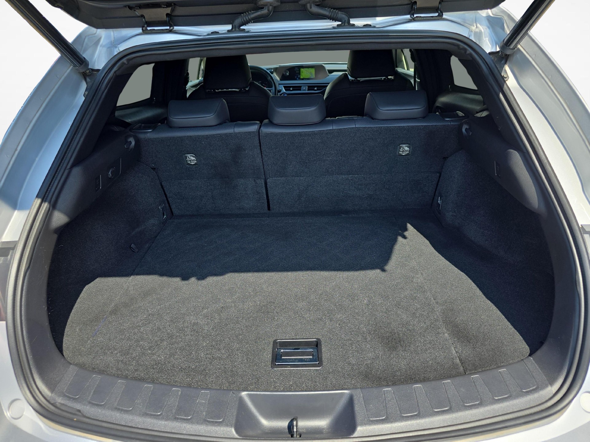 LEXUS UX 250h Comfort / ab 3,99% Leasing bei Abschluss einer Protect Autoversicherung-image-11