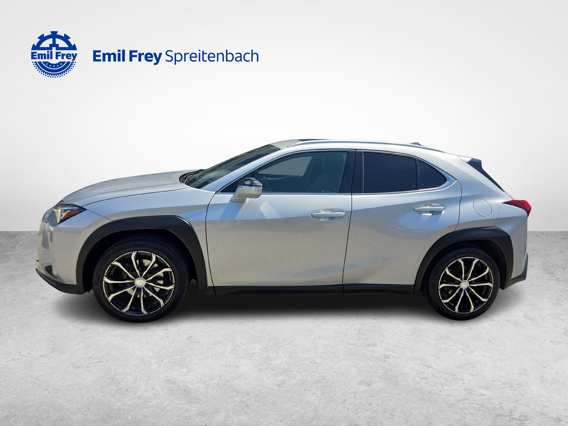 LEXUS UX 250h Comfort / ab 3,99% Leasing bei Abschluss einer Protect Autoversicherung-showroom-element-1