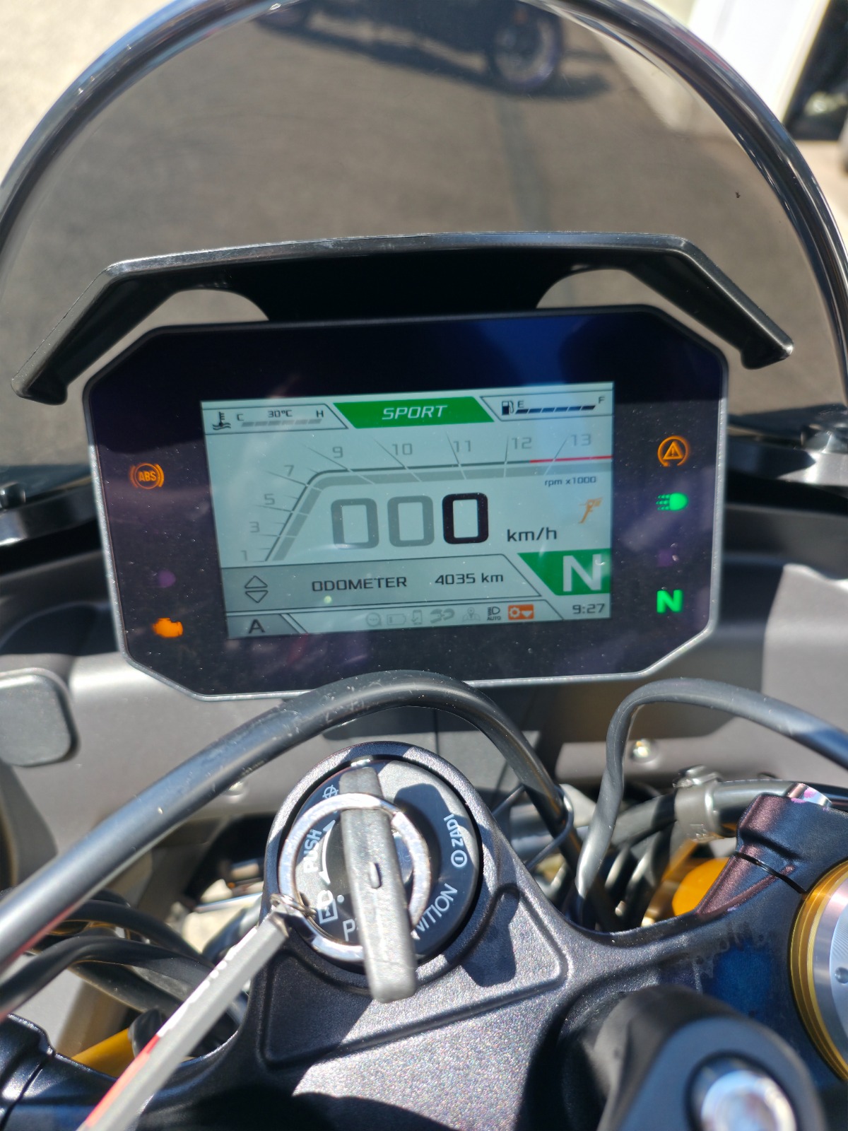 APRILIA Tuono V4 1100 Factory Ultra Gold Edition / DEPOT-VENTE-image-3