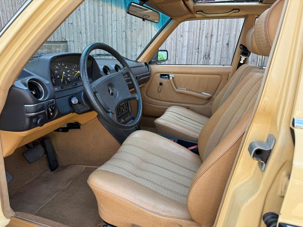 MERCEDES-BENZ 230 E-image-3