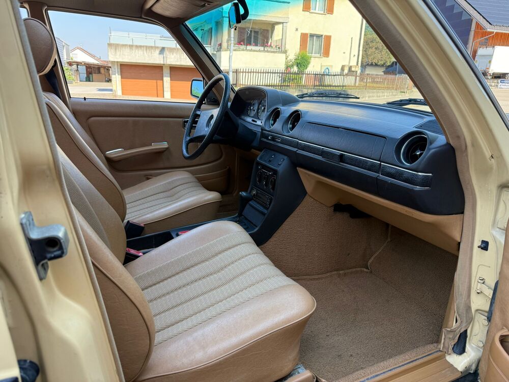MERCEDES-BENZ 230 E-image-5