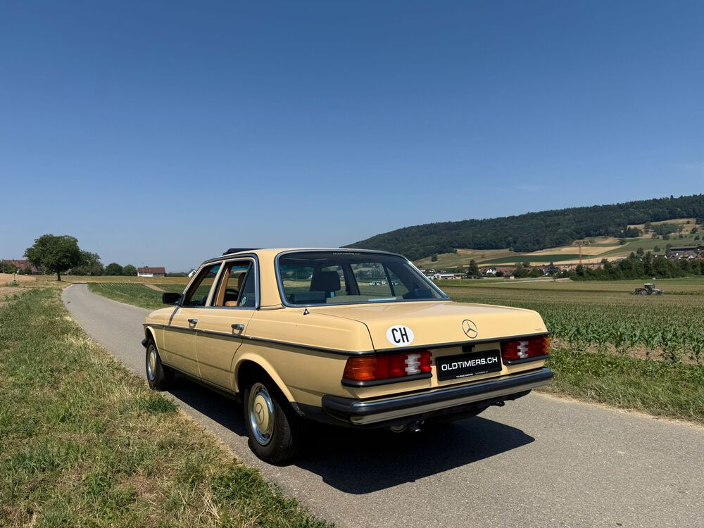 MERCEDES-BENZ 230 E-image-1