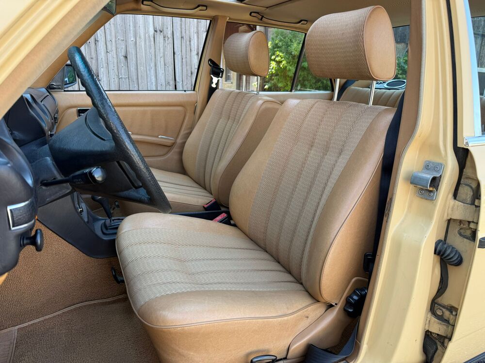 MERCEDES-BENZ 230 E-image-4